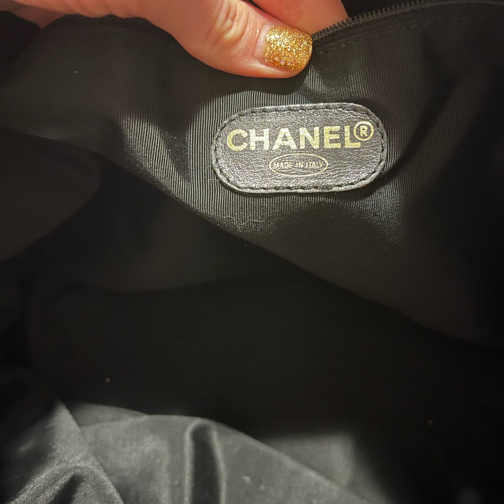 CHANEL Vintage Shopping Tote - Picture 4 of 4